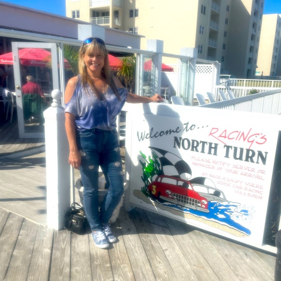 Meet your Posher, Melinda - Picture 1 of 5